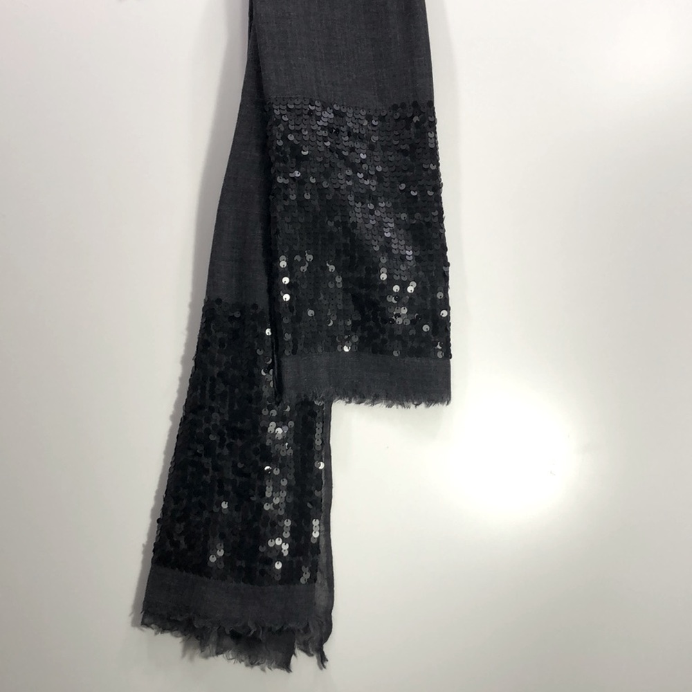 Woman Indian wool black scaly scarf - Picture 6 of 7